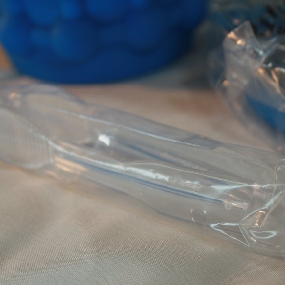 The Original Ice Genie Ice Cube Maker | 120 cubes! - Picture 10 of 12